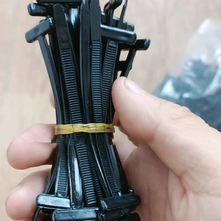 Fibbia universale per fascette stringicavo in nylon